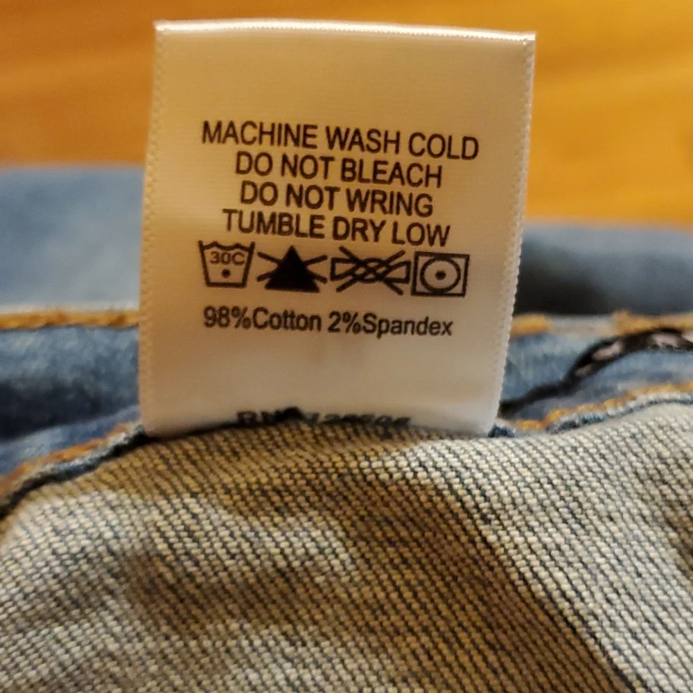 Fashion Nova size 18 distress jeans - Picture 9 of 9